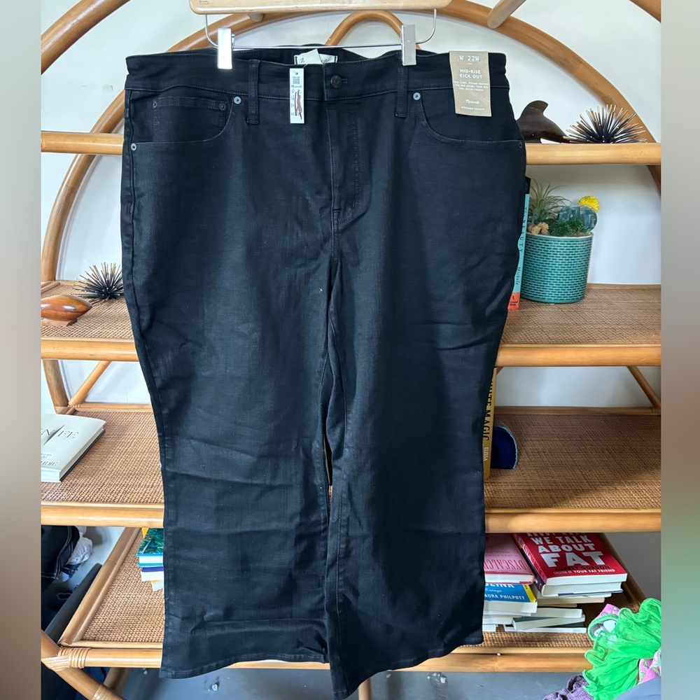 NWT Madewell Mid rise kick out black jeans women’s plus size